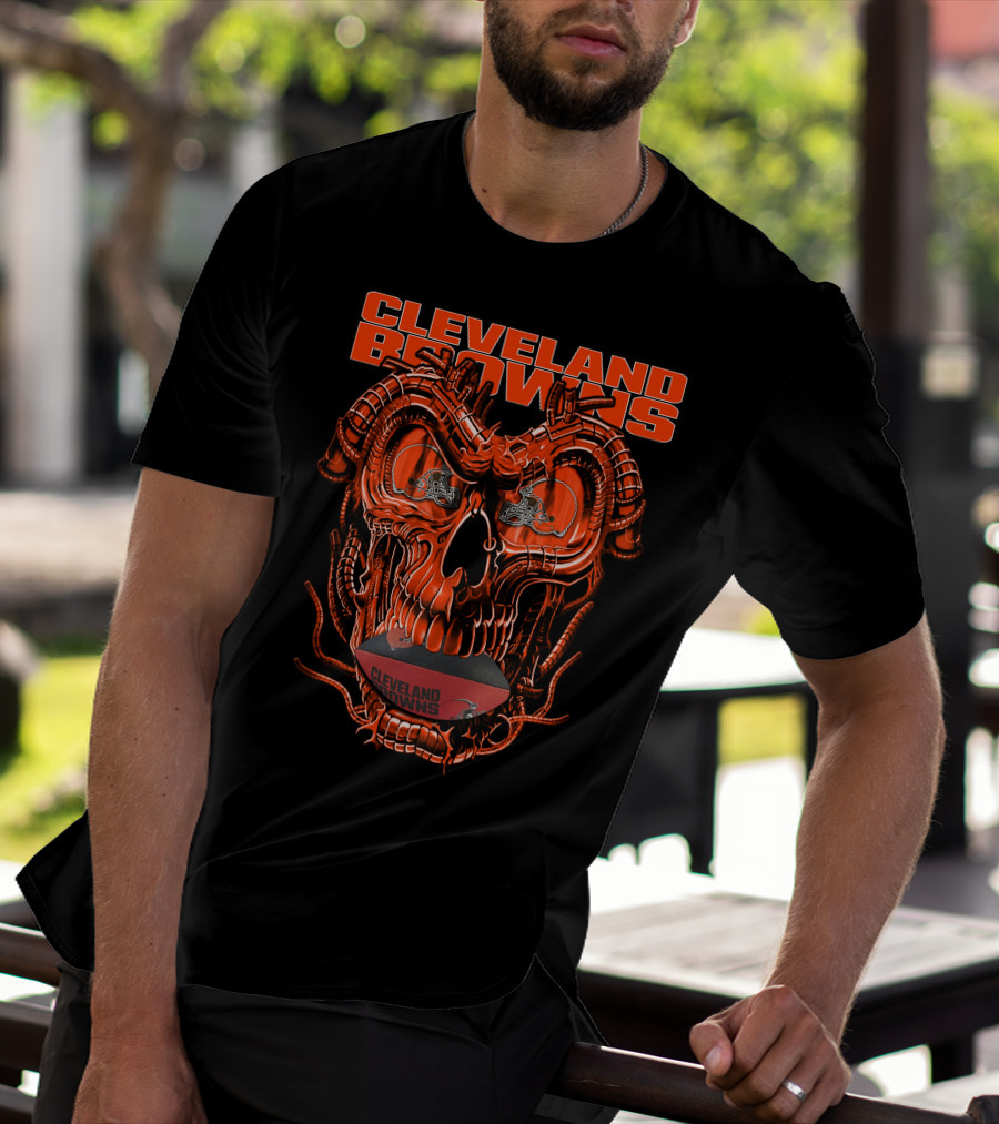 Dragonskull CLEVELAND BROWNS Helmet Skull Football T-Shirt