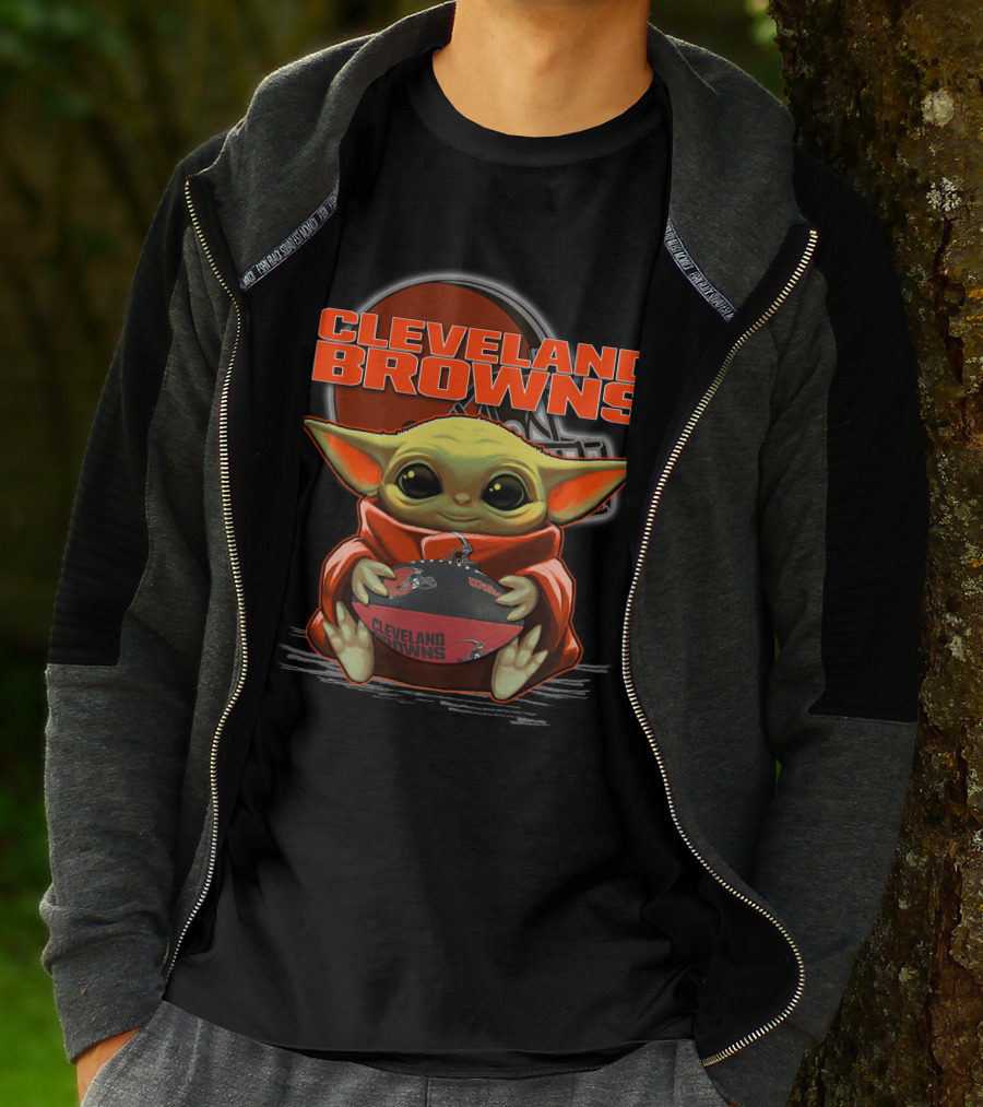 Yoda Cleveland Browns Football Holding Baby Yoda Fan T-Shirt