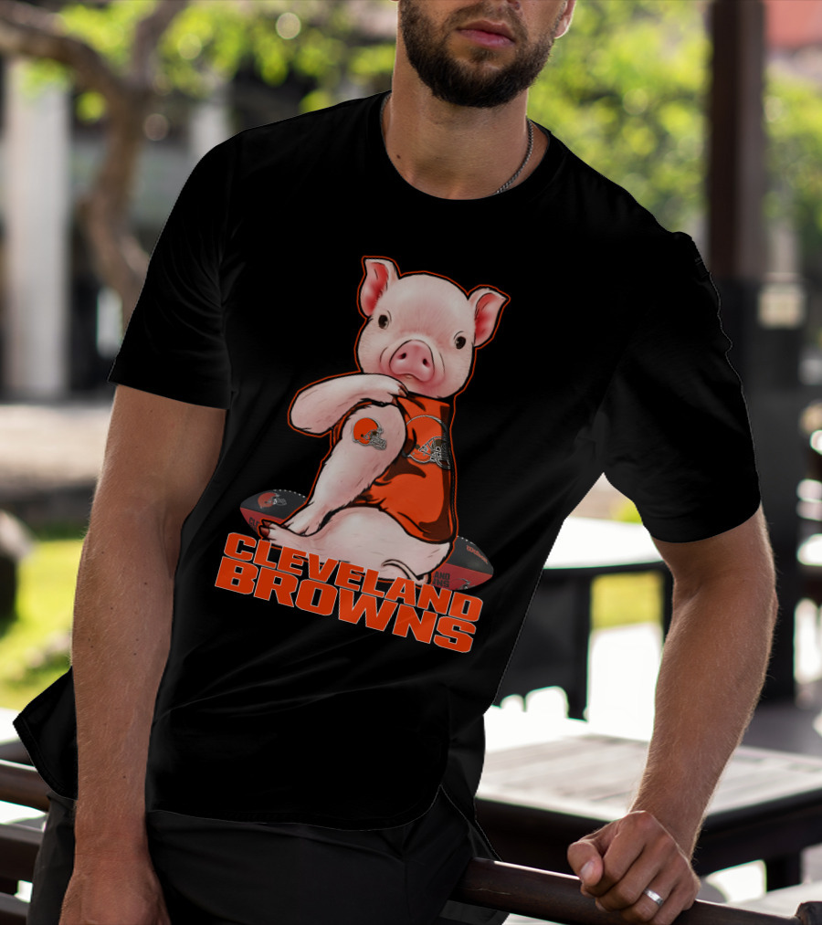 Cleveland Browns Pig With Team Logo Jersey And Football T-Shirt
