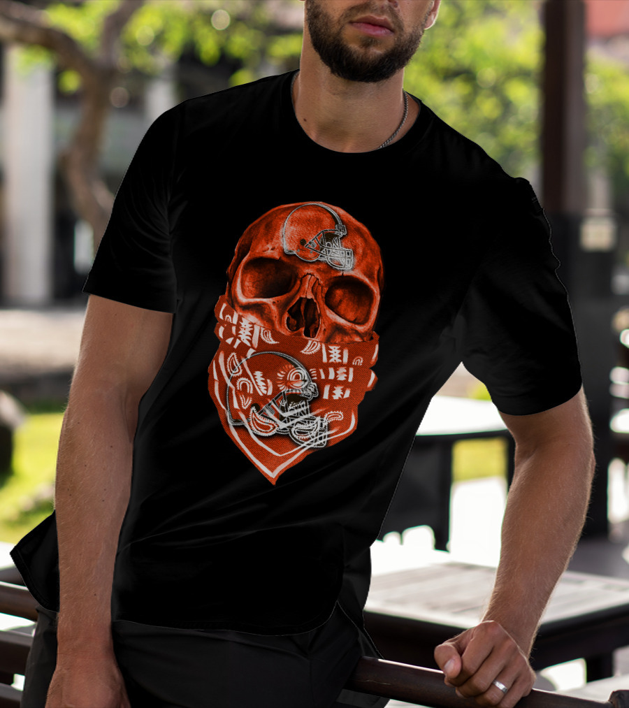 Skull Cleveland Browns Helmet Bandana T-Shirt