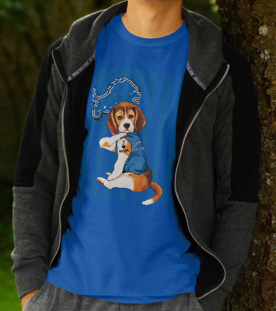 Beagle Wearing I Love Mom Shirt With Detroit Lions Logo And Blue T-Shirt