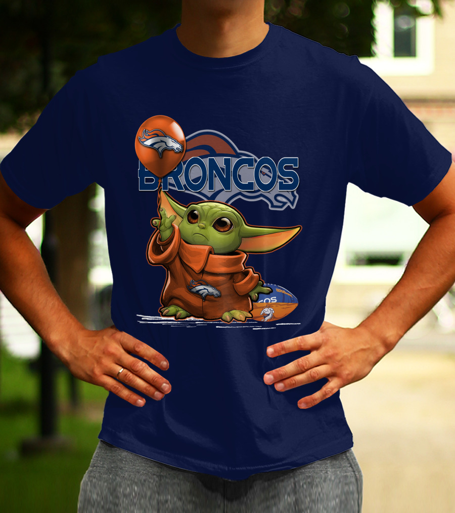Yoda V1 Denver Broncos Alien Holding Balloon And Football T-Shirt