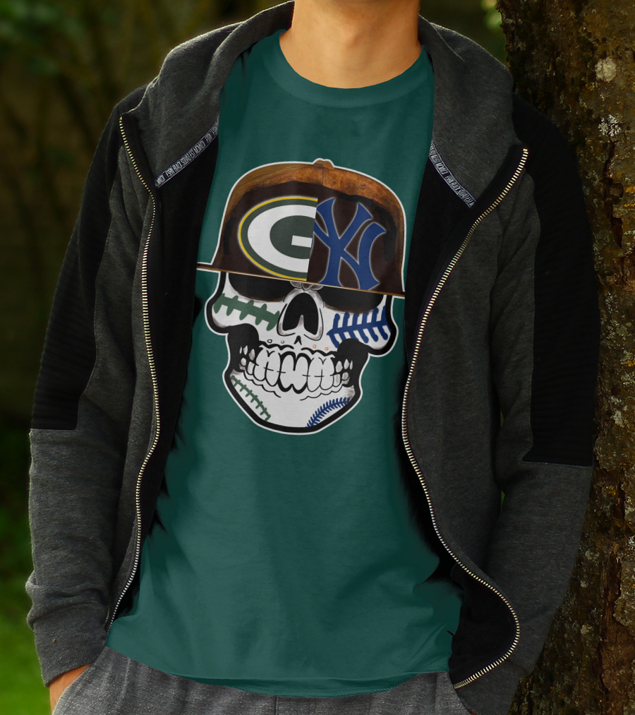 Green Bay Packers New York Yankees Split Skull Cap T-Shirt