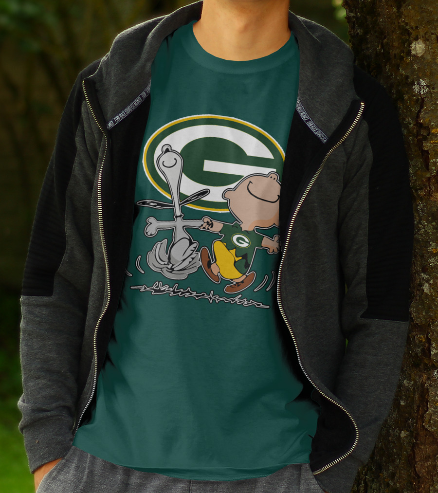 Green Bay Packers Snoopy Charlie Brown Fan Celebration T-Shirt