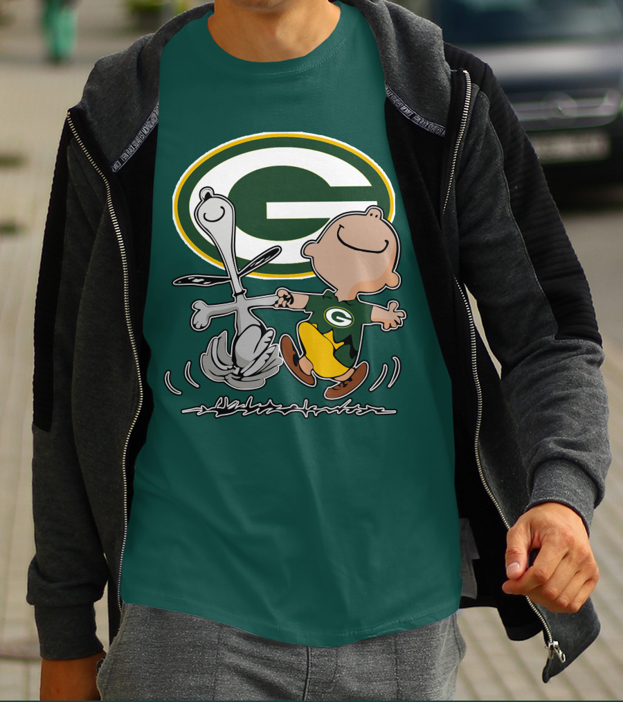 Green Bay Packers Snoopy Charlie Brown Fan Celebration T-Shirt