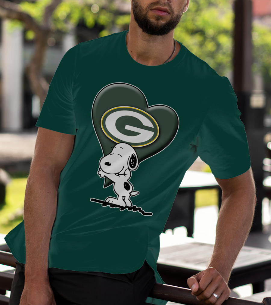Snoopy Hugging Heart With Green Bay Packers T-Shirt