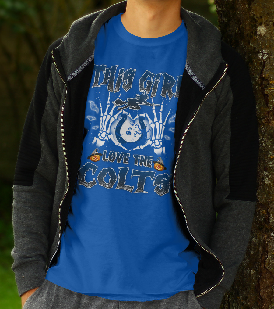 This Girl Love The Colts Halloween Skeleton Hands Pumpkin T-Shirt