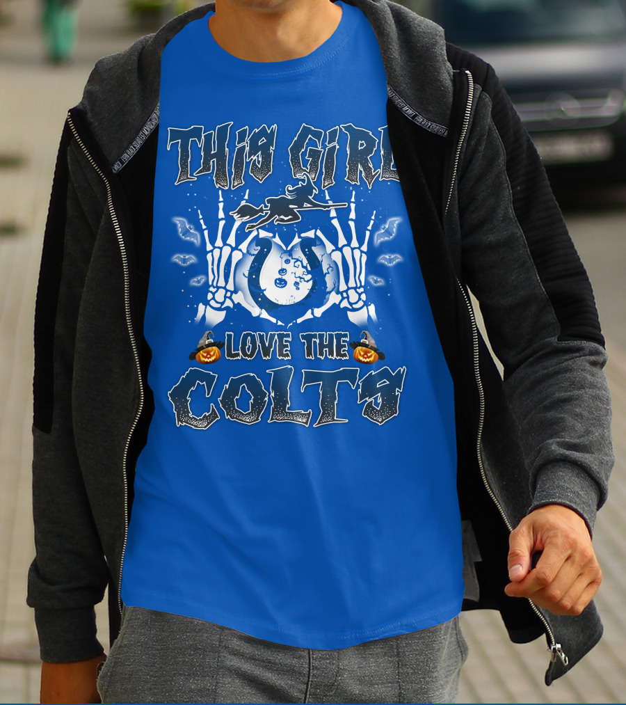 This Girl Love The Colts Halloween Skeleton Hands Pumpkin T-Shirt