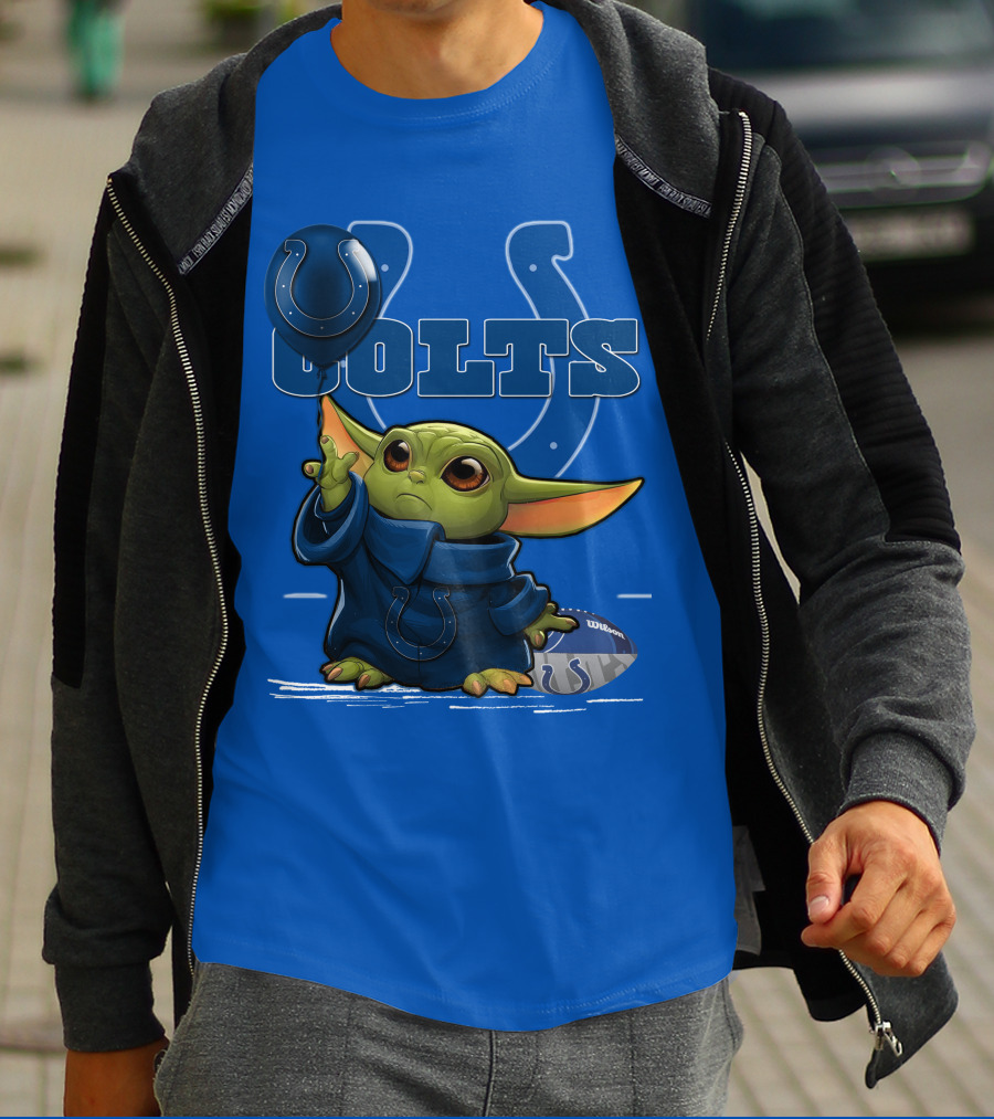 Colts Yoda Holding Horseshoe Balloon And Football T-Shirt