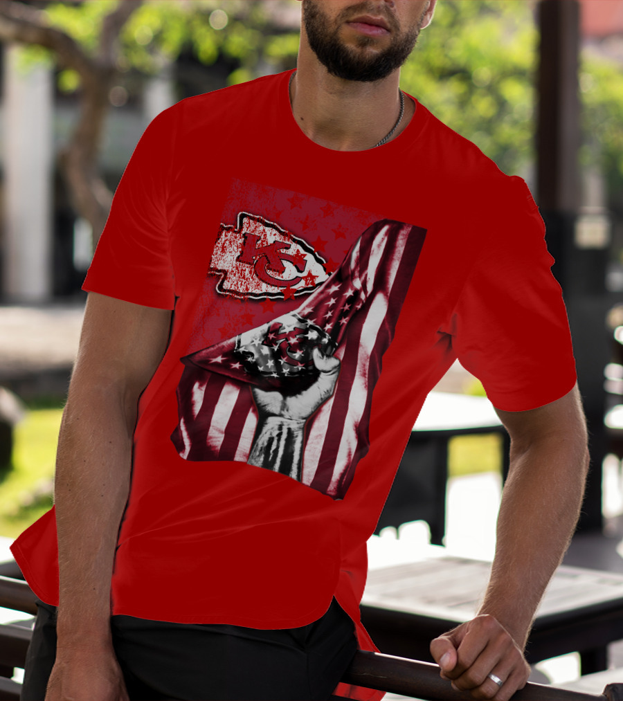 Kansas City Chiefs Arrowhead With American Flag Motif T-Shirt