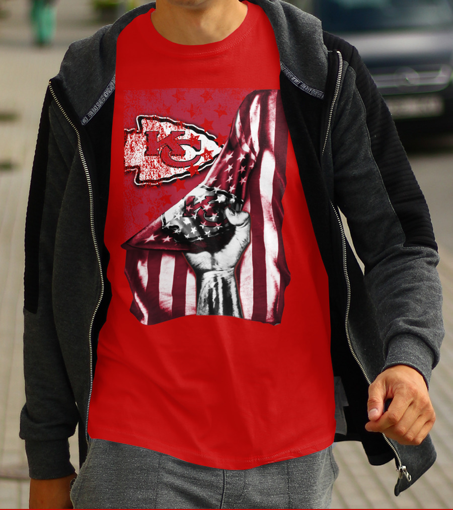 Kansas City Chiefs Arrowhead With American Flag Motif T-Shirt