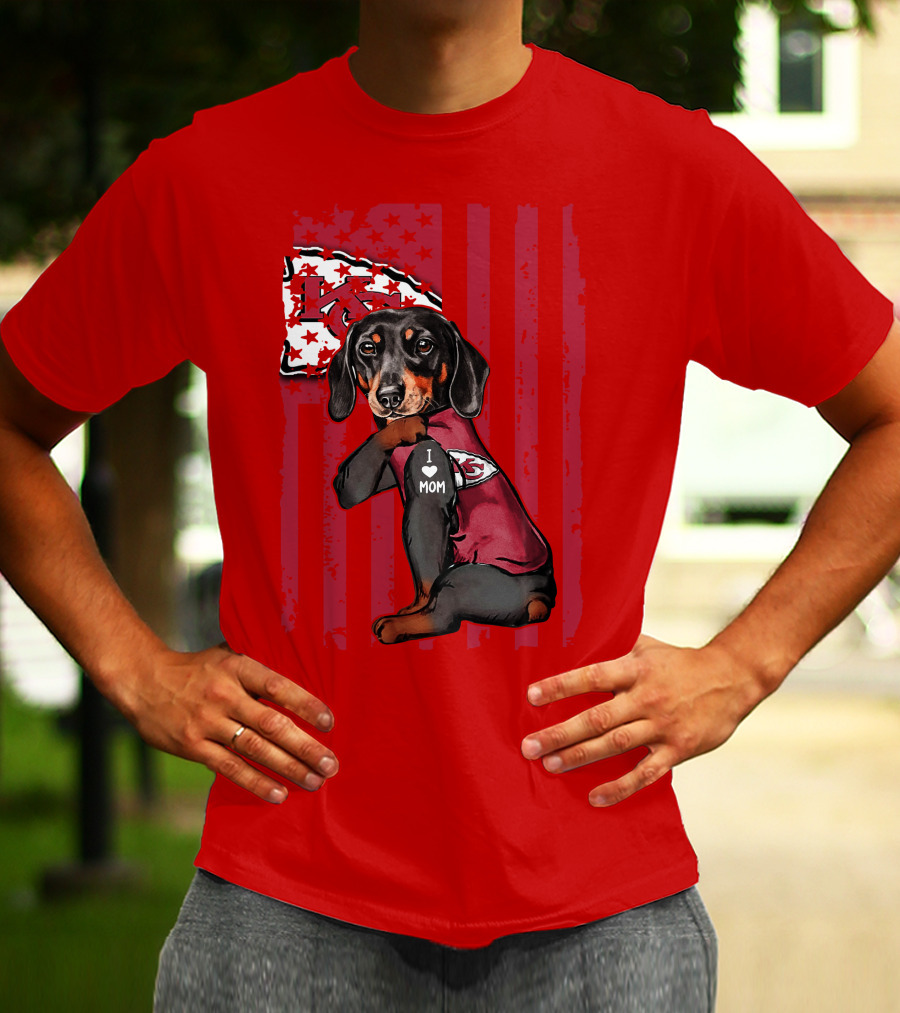 Dachshund I Love Mom Kansas City Chiefs Fan Flag T-Shirt