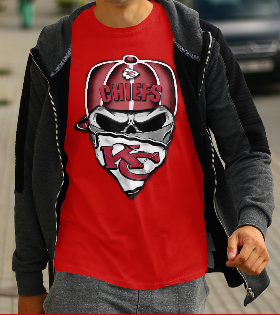Kansas City Chiefs Skull Bandana Logo Cap T-Shirt