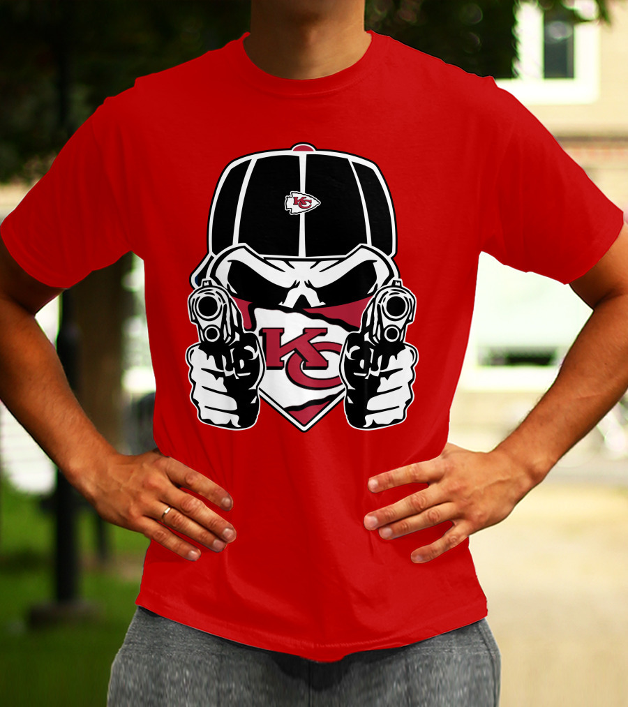 Kansas City Chiefs Bold Skull Logo Showdown T-Shirt