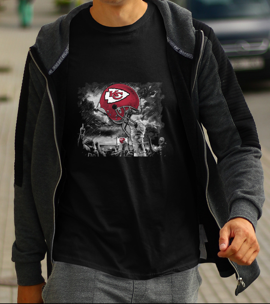 Kansas City Chiefs Helmet Victory Celebration With Players And Fans T-Shirt