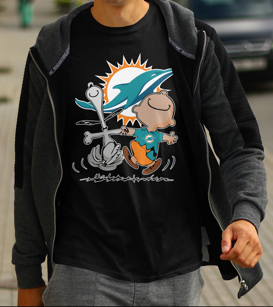 Miami Dolphins 44 Peanuts Characters Dancing T-Shirt
