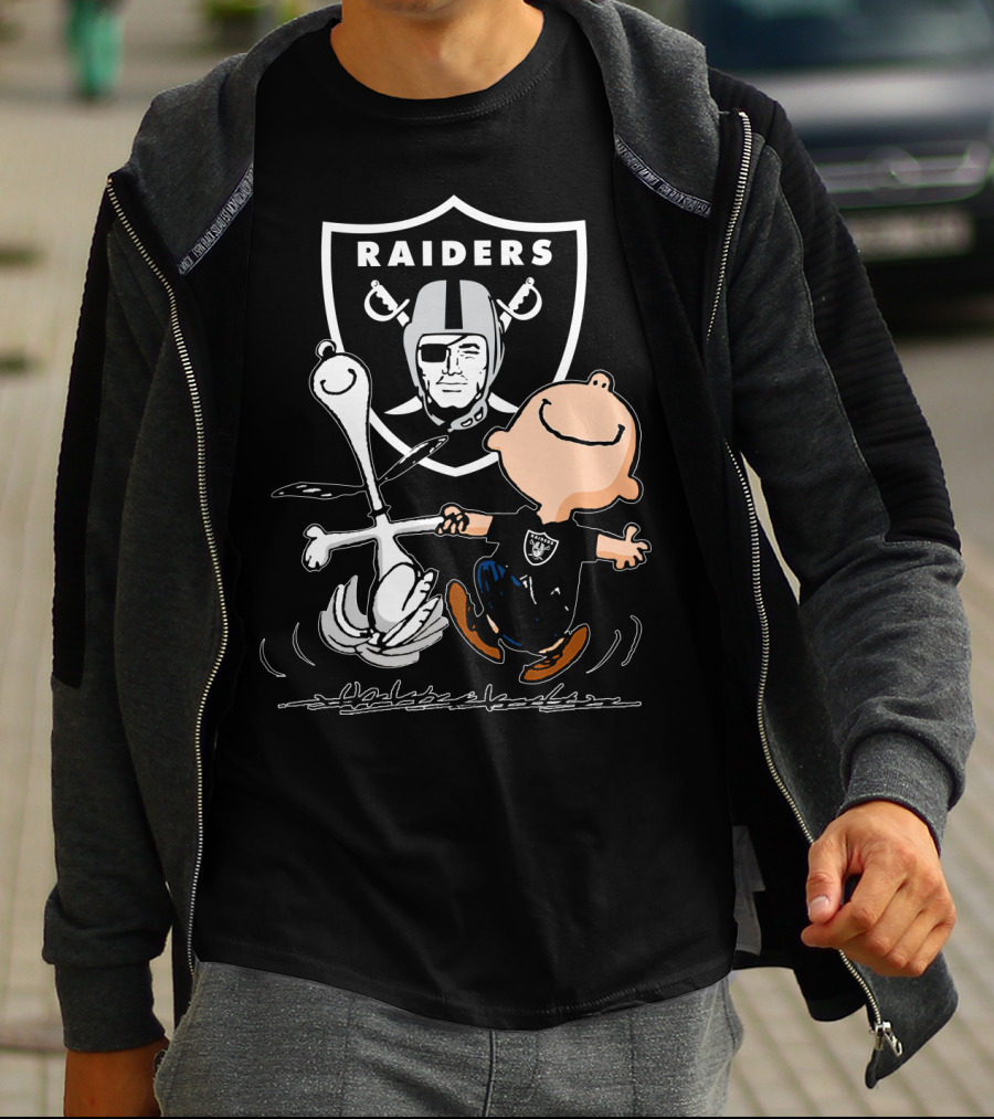Snoopy Dancing With Charlie Brown Oakland Raiders T-Shirt