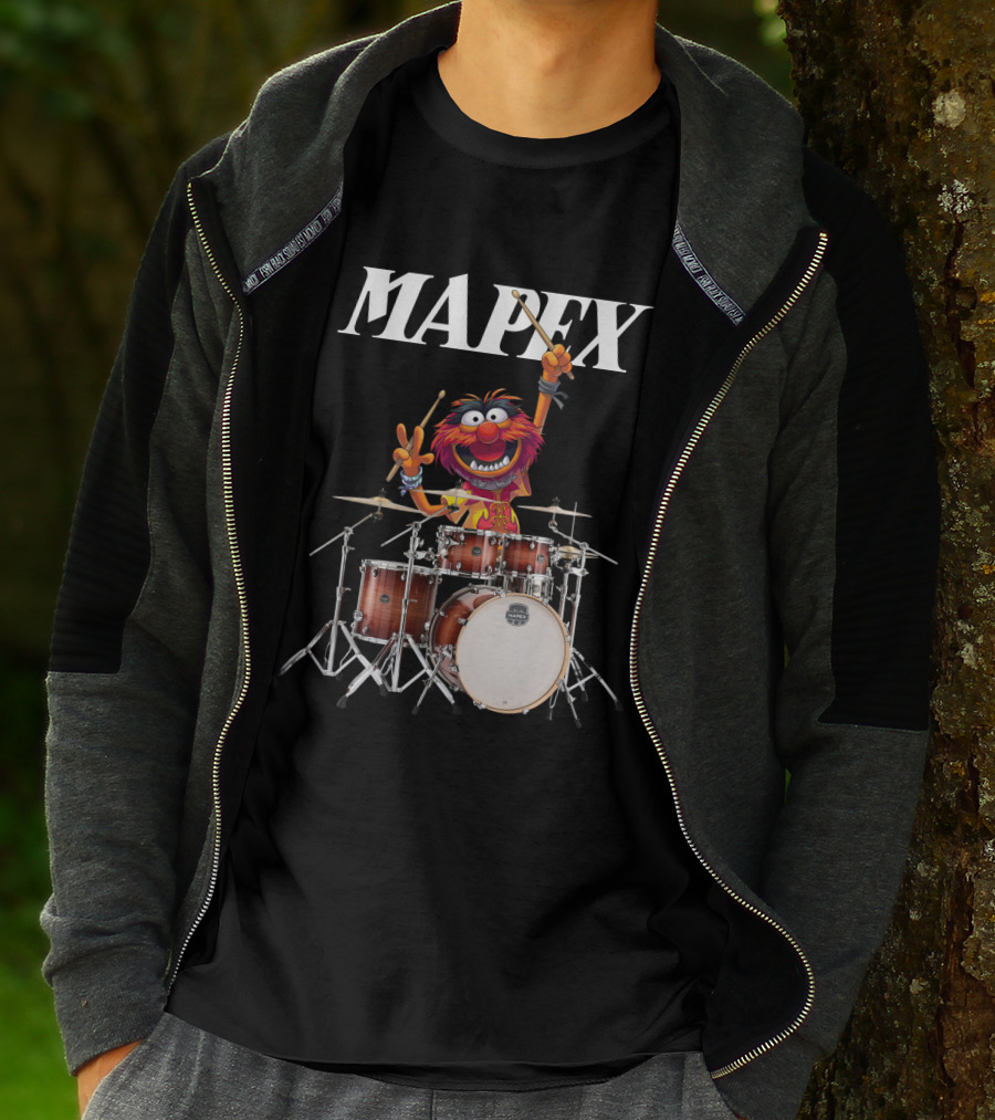 Mapex Animal From The Muppets Playing Drums Enthusiastically T-Shirt