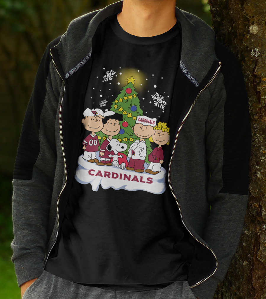 Snoopy Cardinals Christmas Peanuts Gang T-Shirt