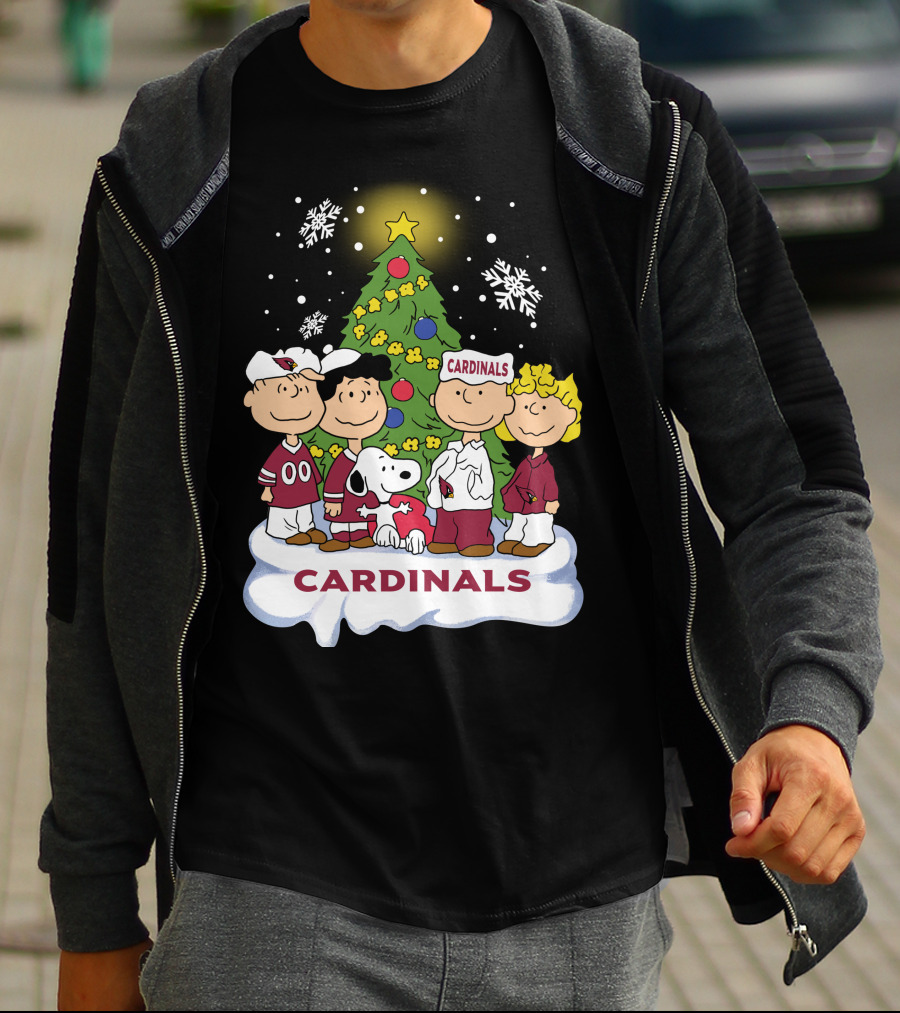 Snoopy Cardinals Christmas Peanuts Gang T-Shirt