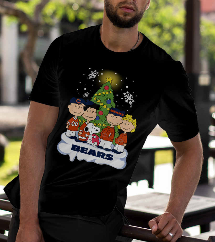 Peanuts Christmas Chicago Bears Snoopy Winter Scene T-Shirt
