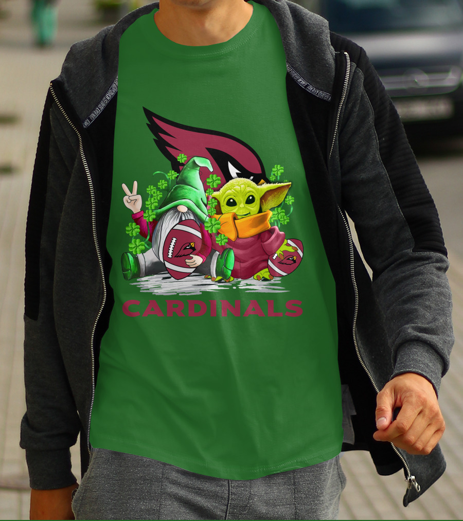 Arizona Cardinals Football Patrick's Day Gnome And Baby Alien With Shamrocks T-Shirt