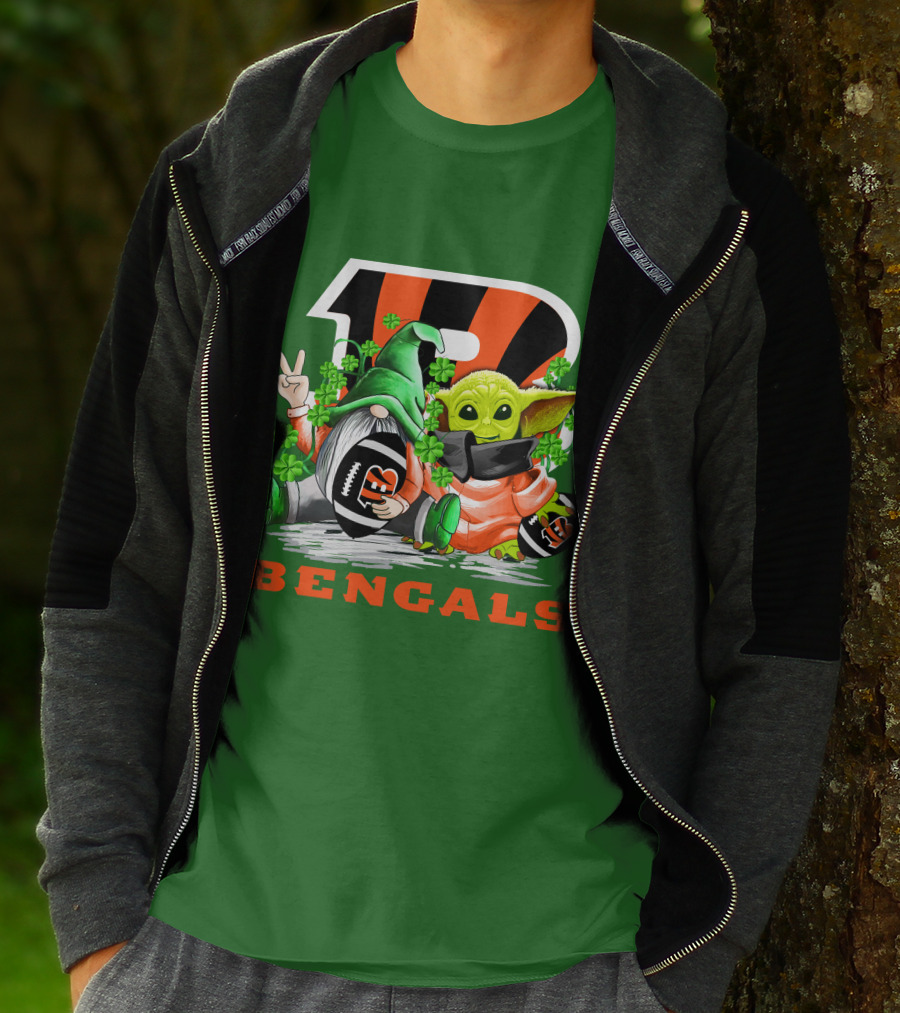 Cincinnati Bengals St. Patrick's Day Gnome And Baby Yoda Football T-Shirt