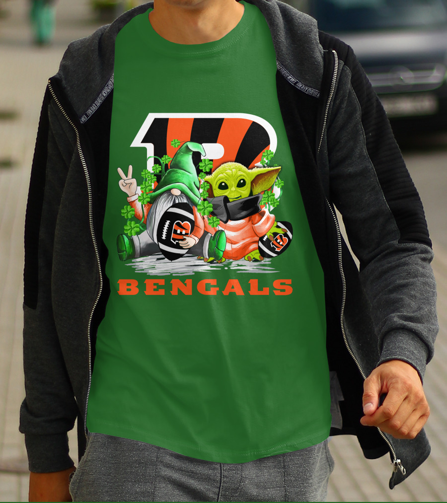 Cincinnati Bengals St. Patrick's Day Gnome And Baby Yoda Football T-Shirt