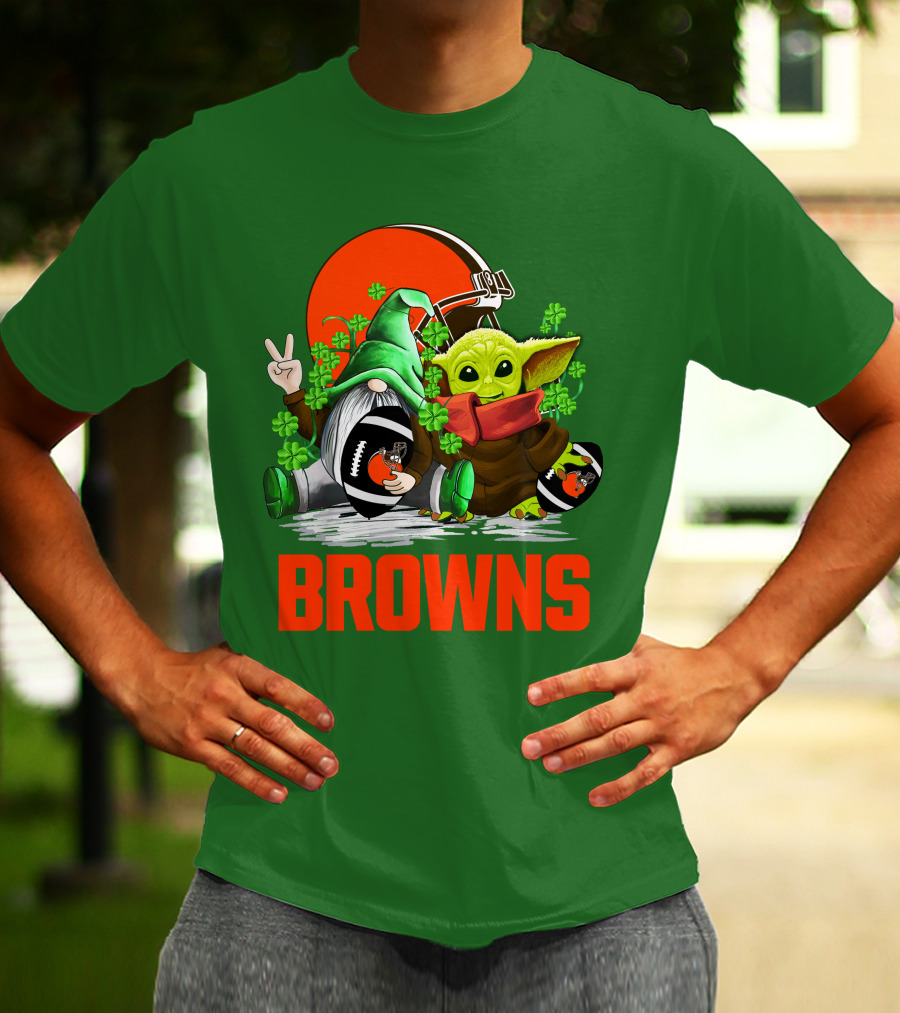 Cleveland Browns Football St. Patrick's Day Gnome And Baby Yoda T-Shirt
