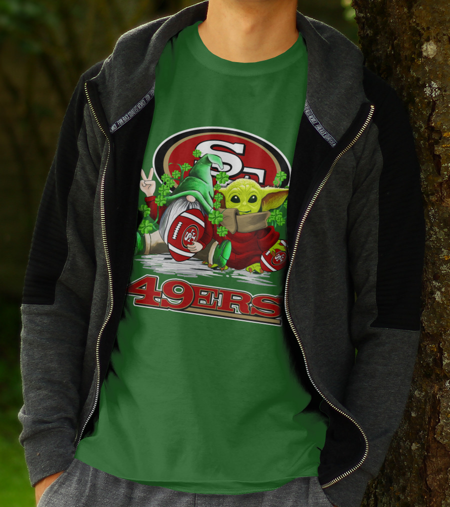 San Francisco 49ers Football St. Patrick's Day Gnome And Baby Yoda 49ers T-Shirt