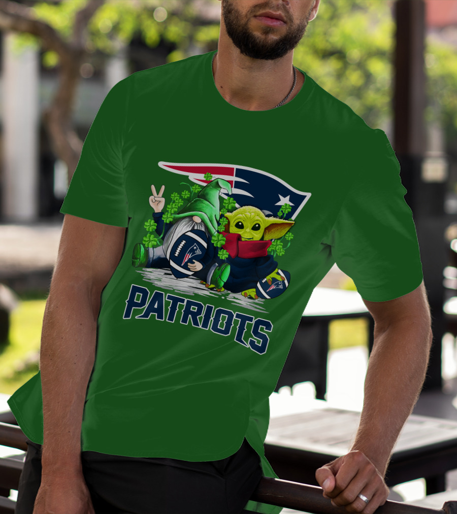 New England Patriots St. Patrick's Day Gnome And Green Alien Football T-Shirt