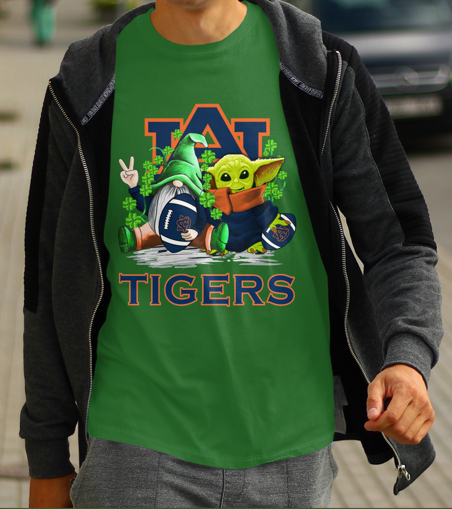 Auburn Tigers St. Patrick’s Day Football Gnome And Yoda Fan T-Shirt