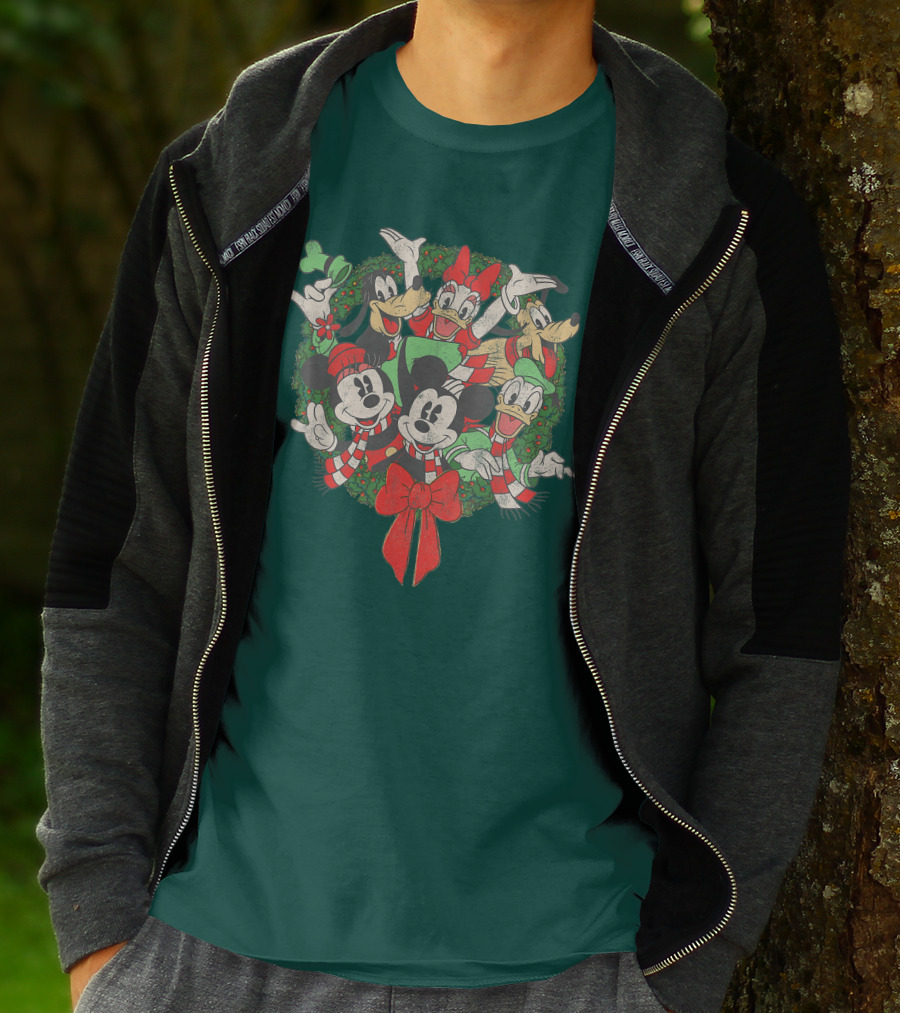 Disney Holiday Wreath Mickey Minnie Goofy Pluto Donald Christmas T-Shirt