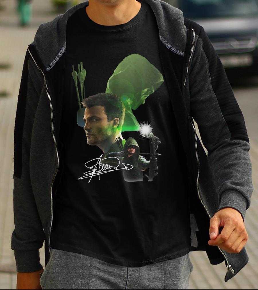 STEPHEN AMELL GREEN ARROW SIGNED HOODED ARCHER IMAGE T-Shirt