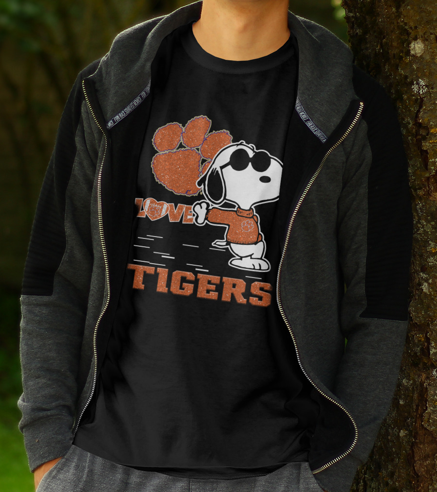 Snoopy Love Clemson Tigers Paw Prints T-Shirt