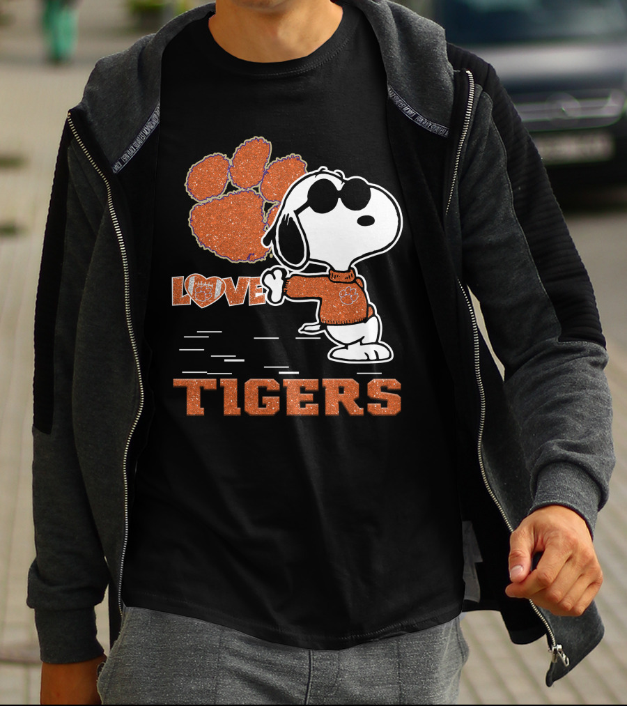 Snoopy Love Clemson Tigers Paw Prints T-Shirt