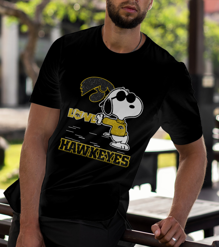 Snoopy Love Iowa Hawkeyes Football Fans Peanuts Ncaa T-Shirt