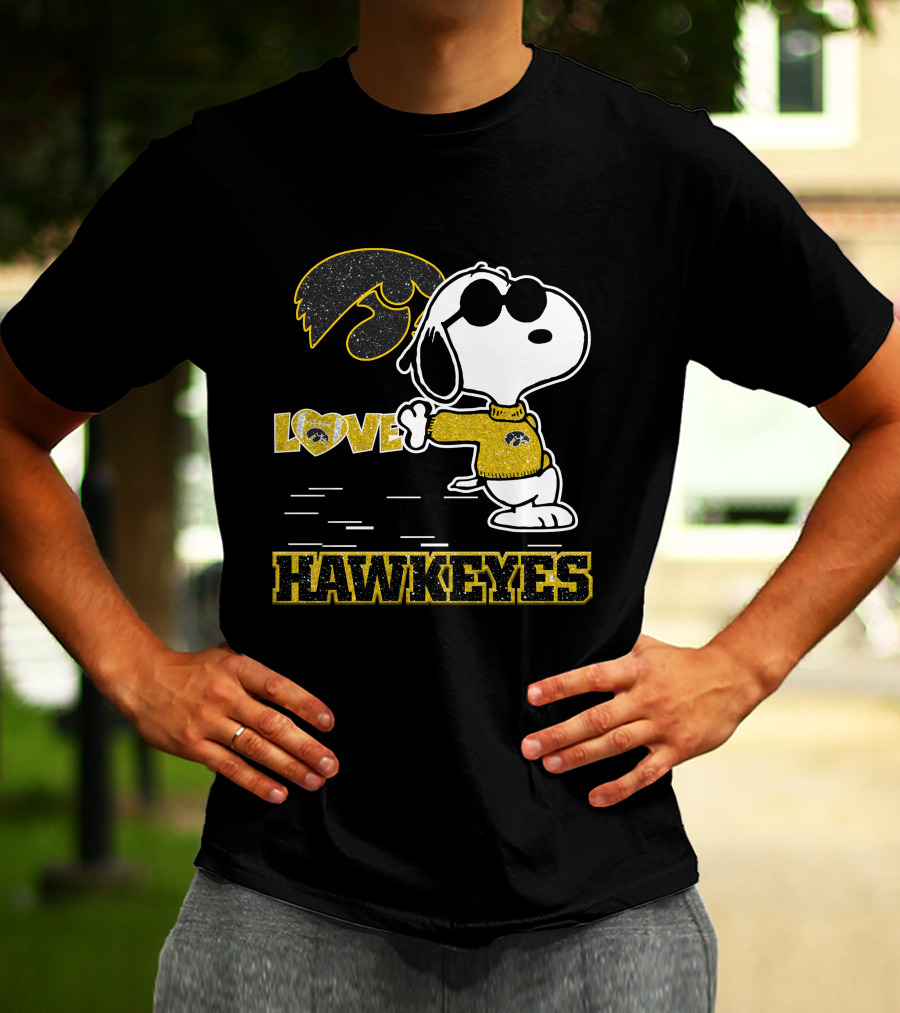 Snoopy Love Iowa Hawkeyes Football Fans Peanuts Ncaa T-Shirt