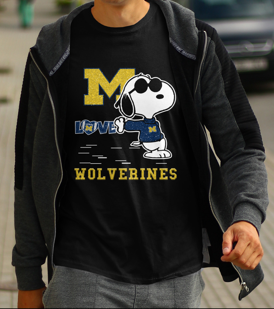 M Snoopy Love Wolverines T-Shirt