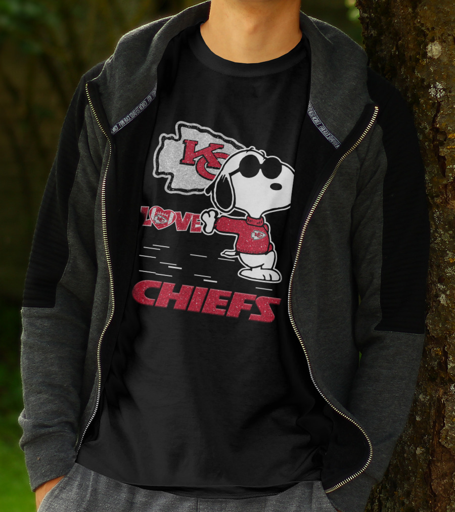 Snoopy Kansas City Chiefs Love Chiefs KC T-Shirt