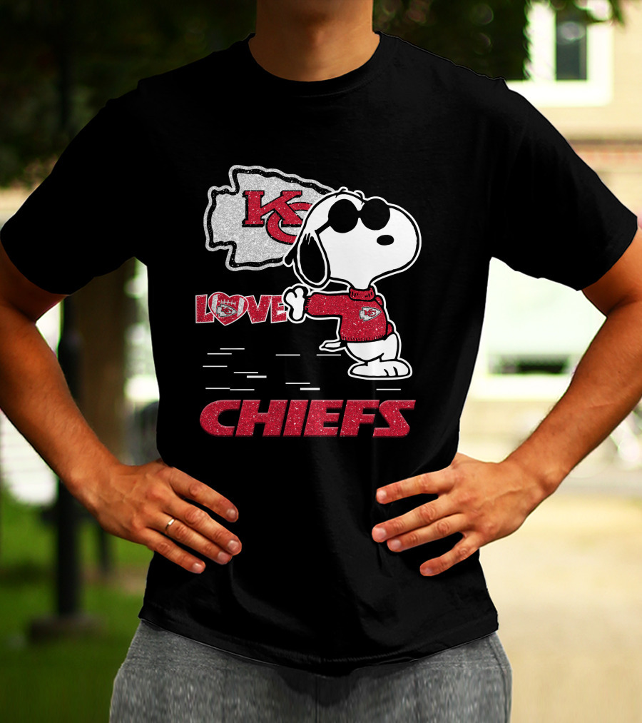 Snoopy Kansas City Chiefs Love Chiefs KC T-Shirt
