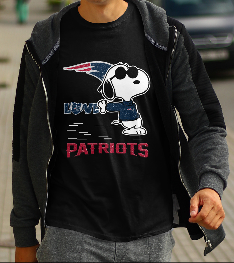 Snoopy Love Patriots New England T-Shirt