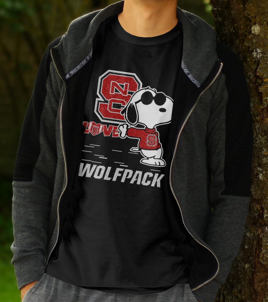 Snoopy NC State Wolfpack Love With Sunglasses T-Shirt