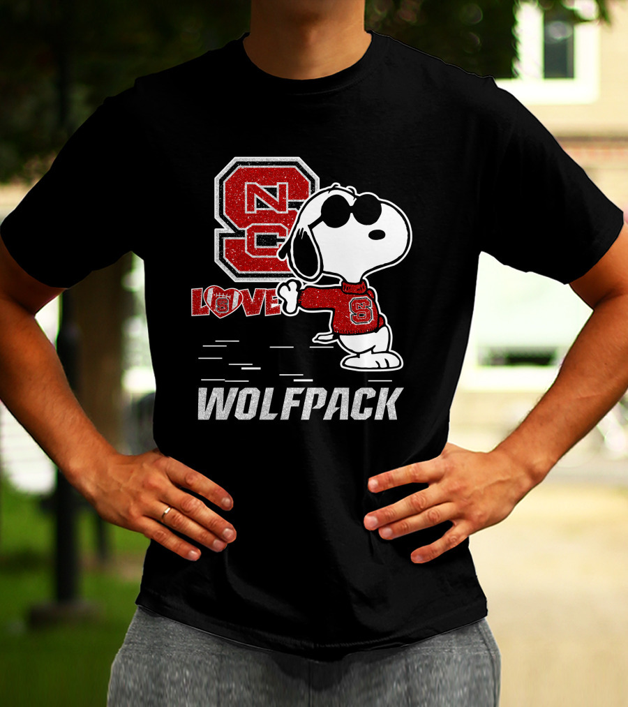 Snoopy NC State Wolfpack Love With Sunglasses T-Shirt