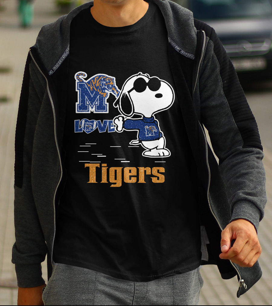 Snoopy Memphis Tigers Love T-Shirt