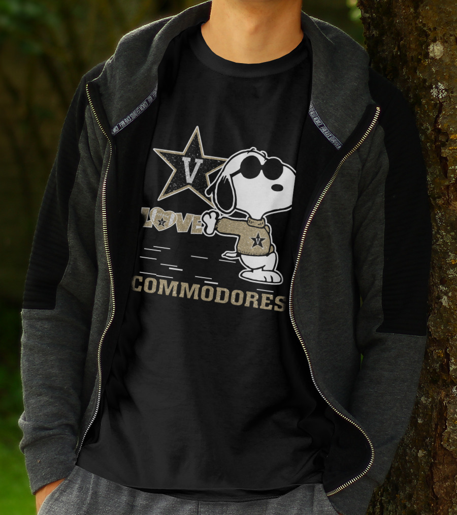 Snoopy V Star Love Vanderbilt Commodores T-Shirt
