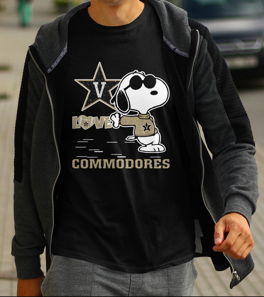 Snoopy V Star Love Vanderbilt Commodores T-Shirt