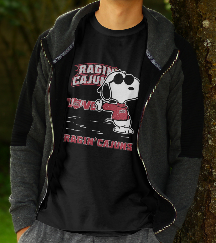 Snoopy Love Ragin' Cajuns Louisiana Lafayette T-Shirt