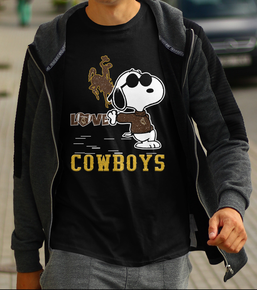 Snoopy Love Wyoming Cowboys Football Peanuts Character T-Shirt