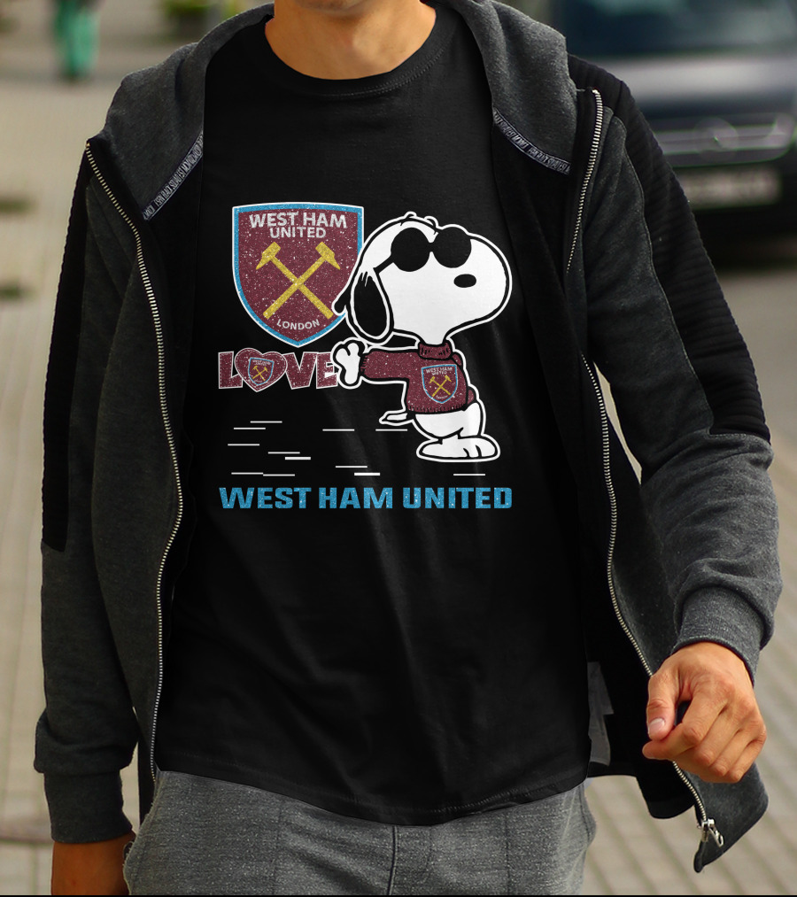 Snoopy Love West Ham United London T-Shirt